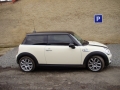 Mini Cooper instalace protislunecni autofolie Llumar AT35GR