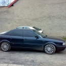 Audi 90 s instalovanymi protislunecnimi autofoliemi Llumar na autosklo AT5,15