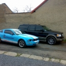 Ford Expedition a Mustang - protislunecni autofolie Llumar